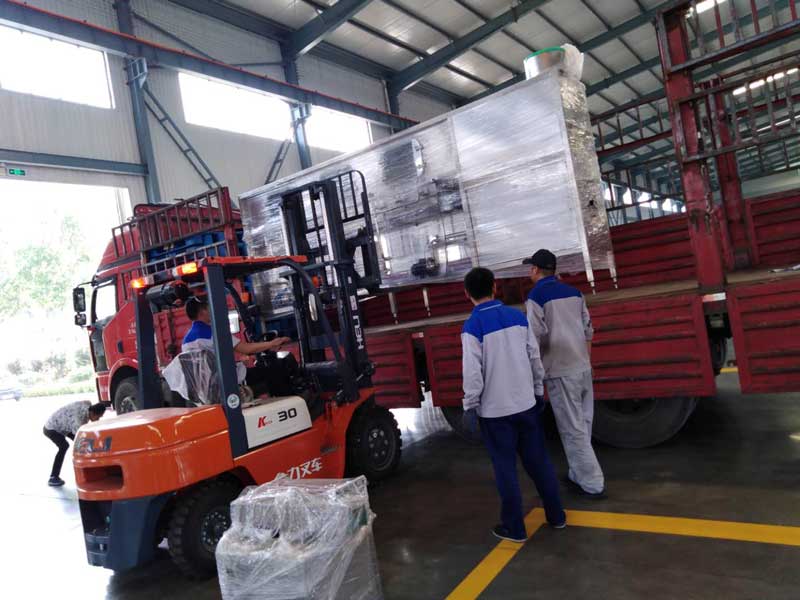 河南新乡桶装水生产线发货！